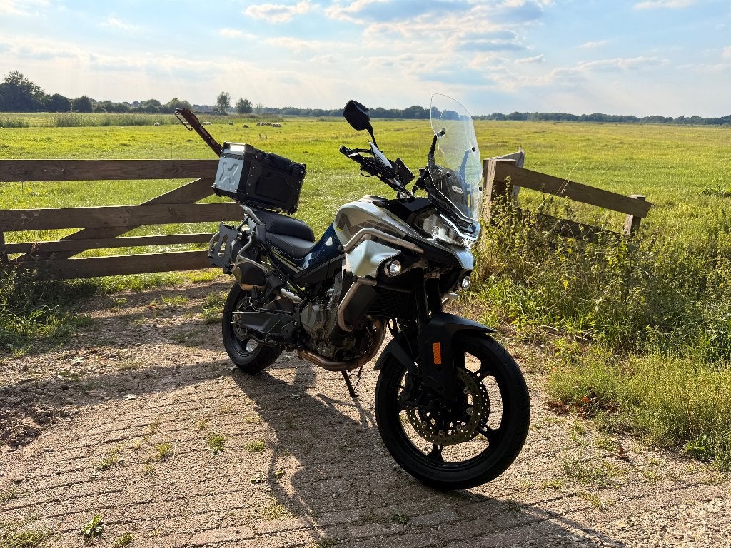 CFmoto 800mt, 2 cilinders, Motorrijbewijs A, Gebruikt, Particulier