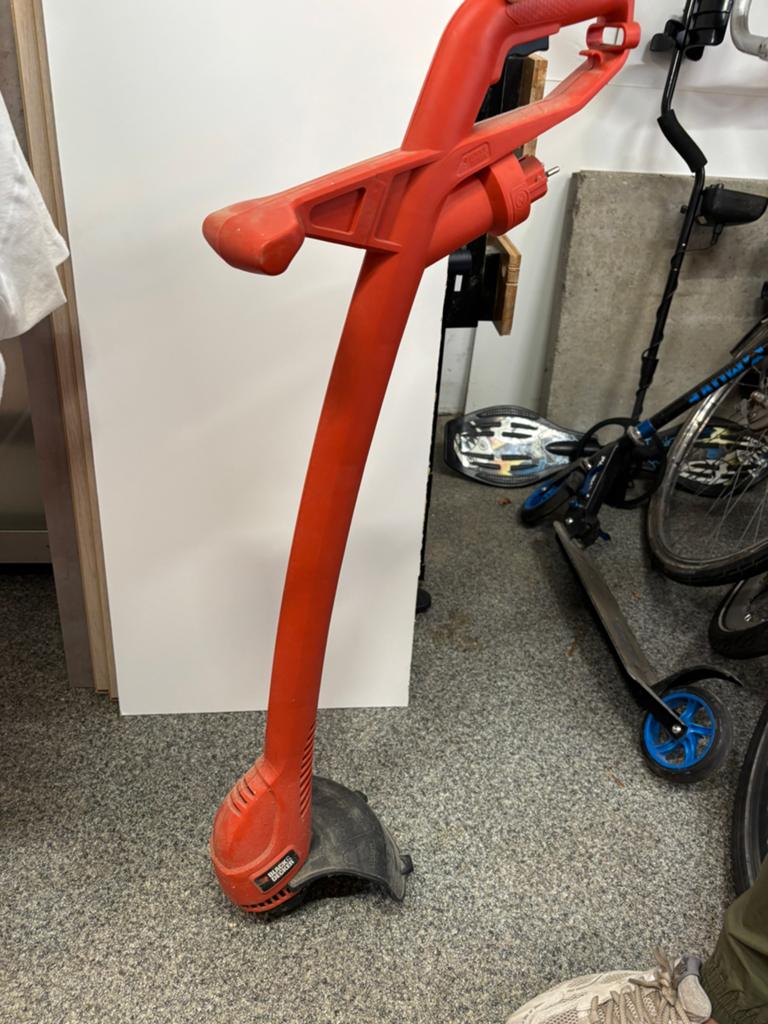 Black & decker elektrische gras trimmer, Ophalen, Gebruikt, Minder dan 10 cm, Elektrisch