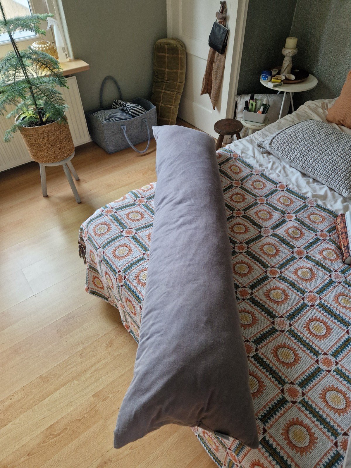 Lang grijs kussen - Body pillow, Ophalen, Zo goed als nieuw, Grijs, Overige vormen