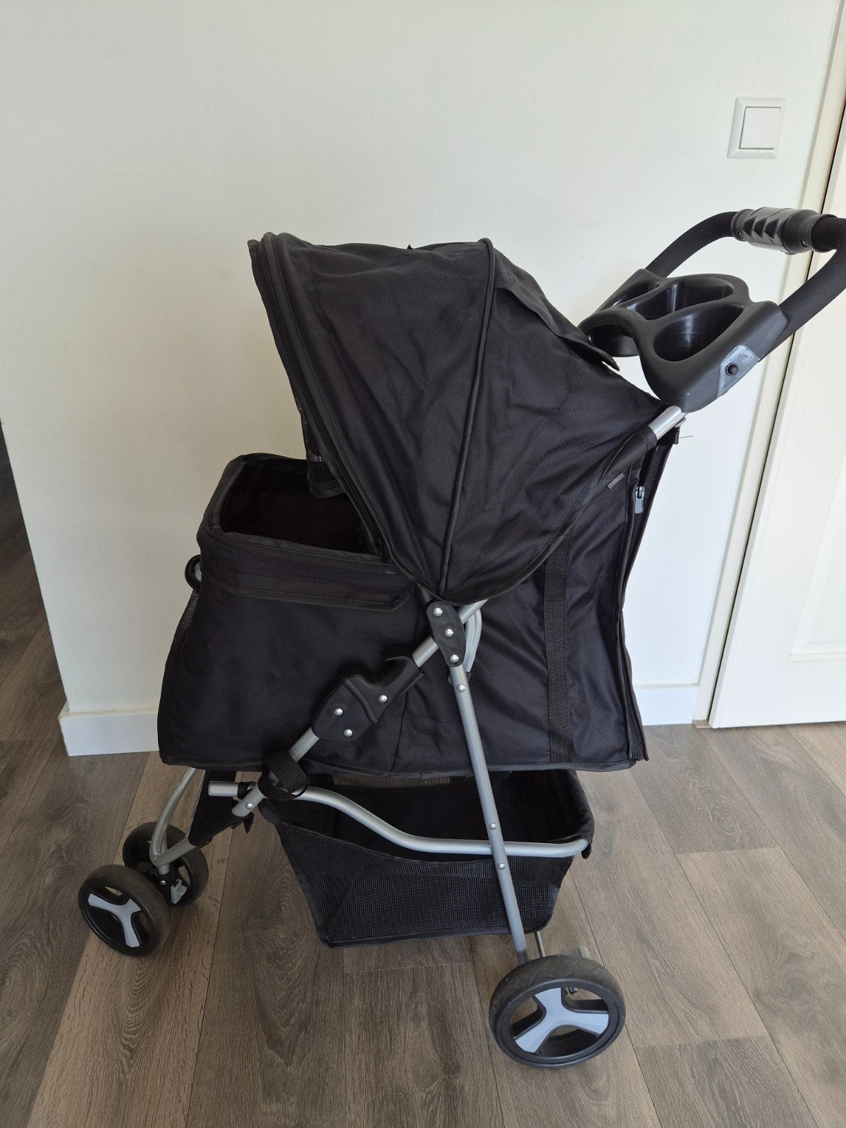 Mooie en praktische Trixie hondenbuggy / kattenbuggy (Zwart), Ophalen, Zo goed als nieuw