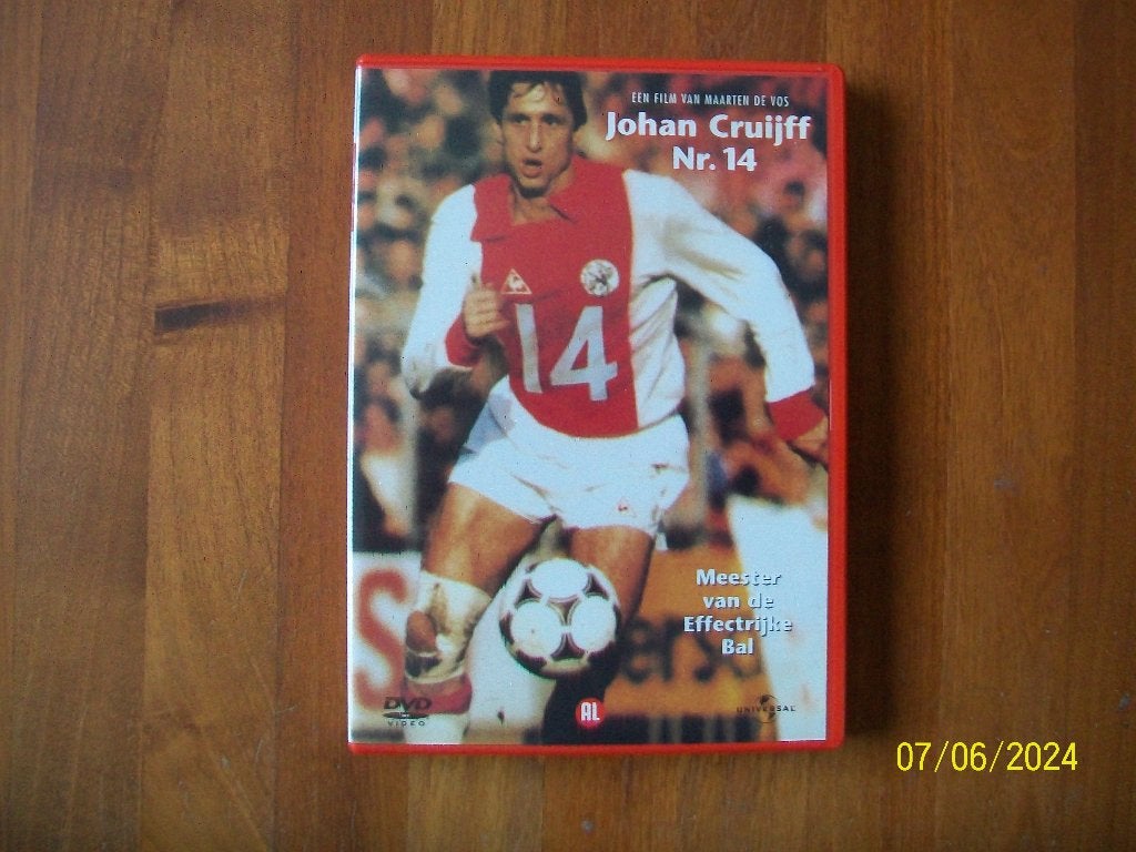 DVD Johan Cruyff - nummer 14, Verzamelen, Verzenden, Zo goed als nieuw, Ajax, Overige typen