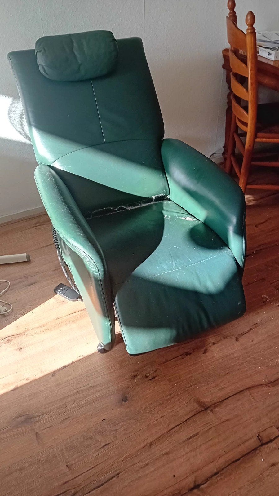 Groene leren relaxfauteuil - Comfortabel en verstelbaar, Gebruikt, Klassiek, Comfortabel, Ophalen of Verzenden, 75 tot 100 cm