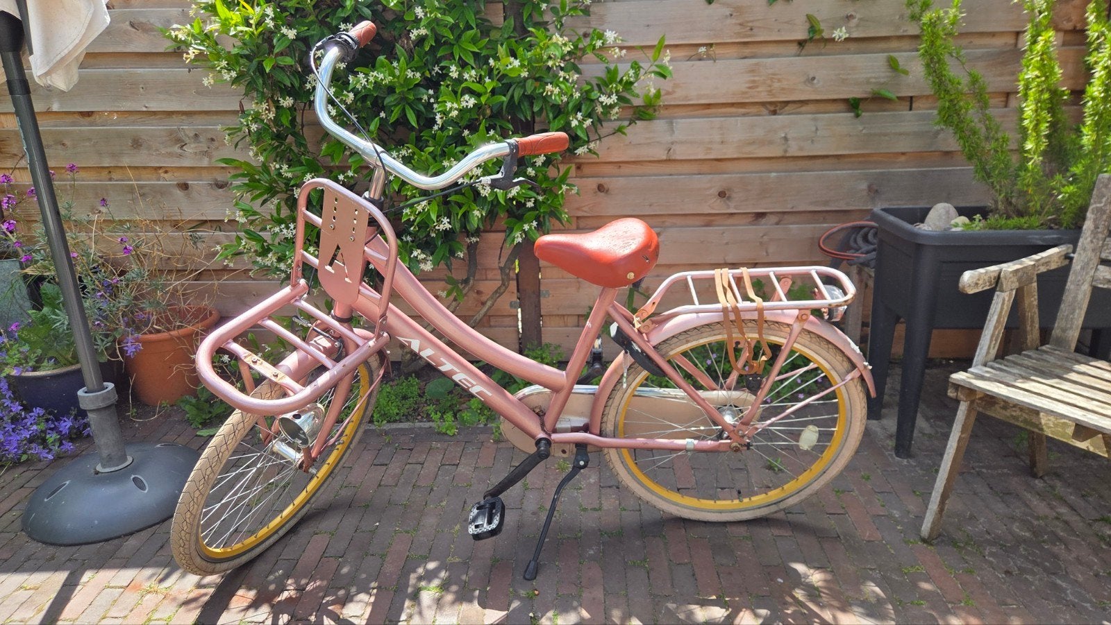 Roze Avigo Meisjesfiets 24 inch met Versnellingen, Fietsen en Brommers, Fietsen | Dames | Damesfietsen, Overige merken, Gebruikt
