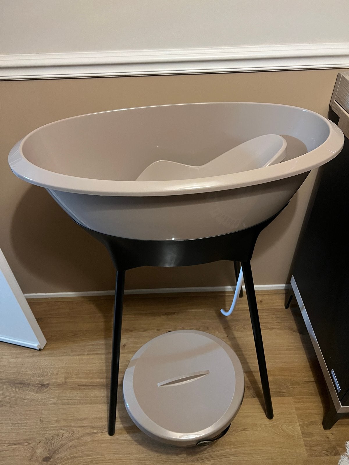 Luma Babycare Bad- en Verzorgingsset - Desert Taupe, Zo goed als nieuw, Badje, Standaard, Ophalen