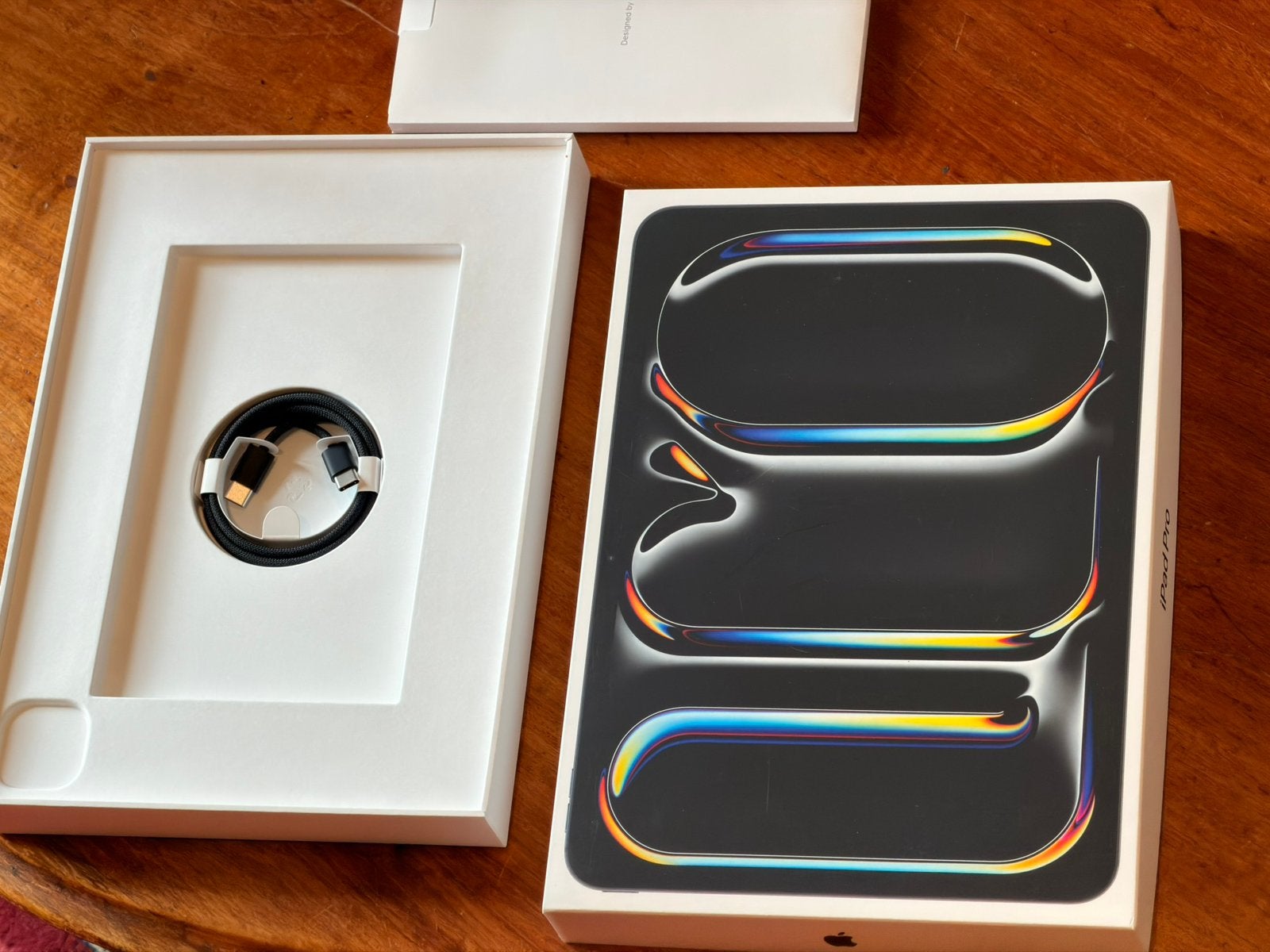 Foto 21 van iPad Pro M4 + Apple Pencil Pro + Logitech Keyboard (ZGAN)