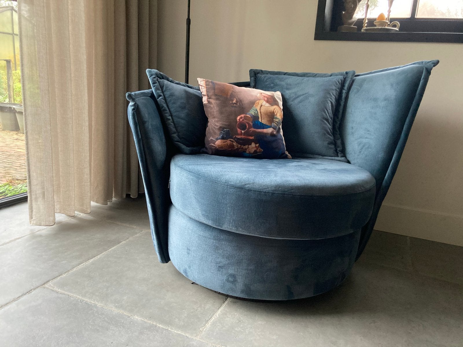 Luxe blauwe fauteuil draaiend loveseat, Ophalen, Zo goed als nieuw, Stof, 100 tot 125 cm