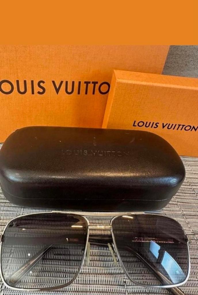 Louis vuitton zonnebril nieuw, Ophalen of Verzenden, Nieuw, Zwart, Overige merken