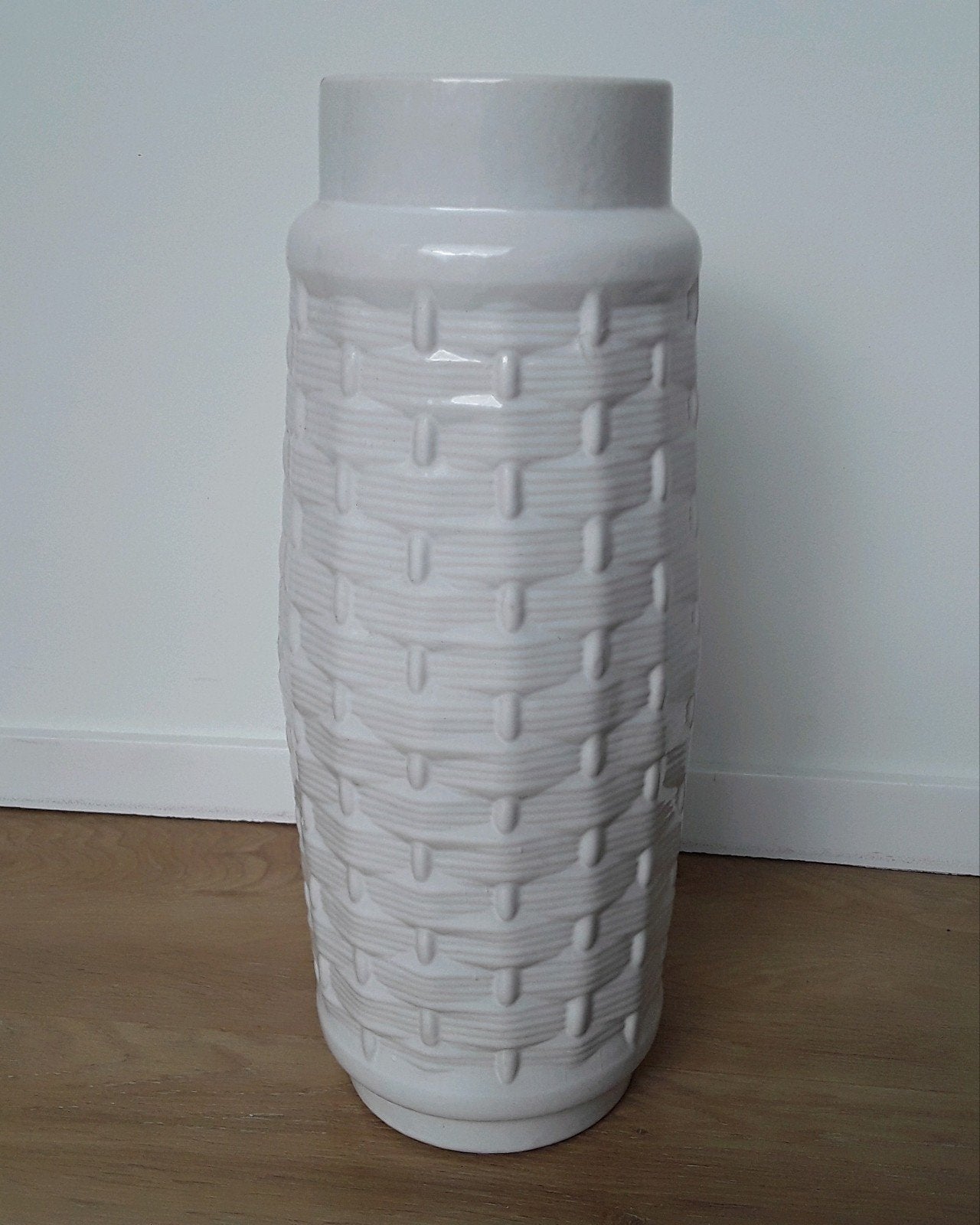 West Germany vaas, wit, 40cm beschadigd, Huis en Inrichting, Woonaccessoires | Vazen, Gebruikt, Wit, Natuurlijk materiaal, Ophalen of Verzenden