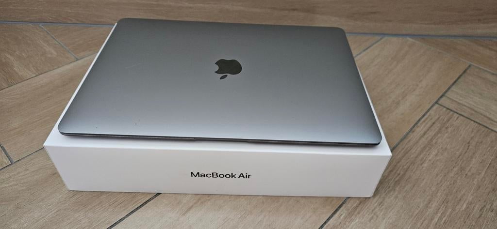 13 inch MacBook Air Model A2337, Zo goed als nieuw, Computers en Software, Apple Macbooks, Ophalen, 13 inch, Minder dan 2 Ghz