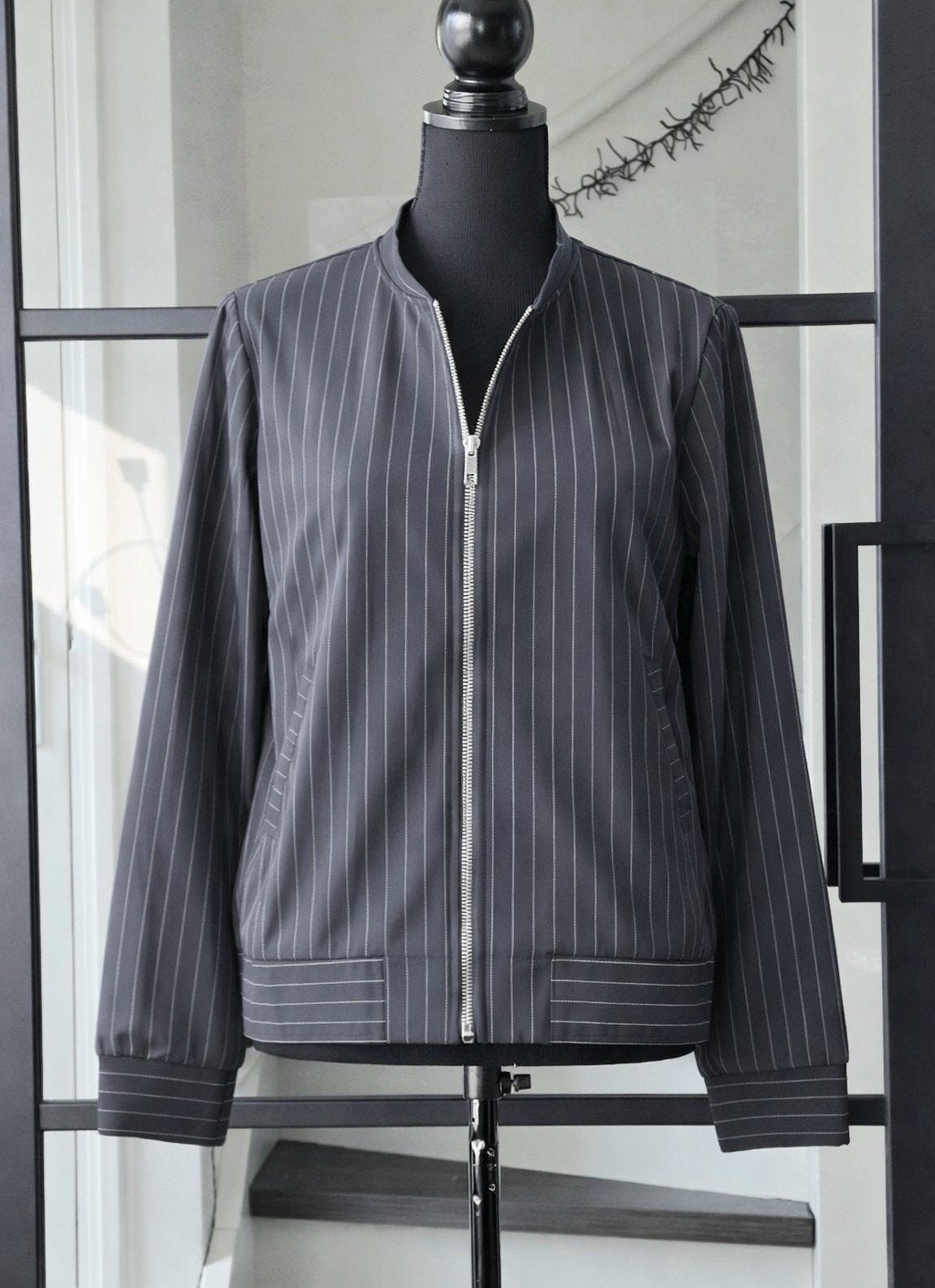 Mi Piace travelstof Bomberjack Maat L Kleur Grey Pin Stripe, Ophalen of Verzenden, Nieuw, Maat 38/40 (M), Grijs