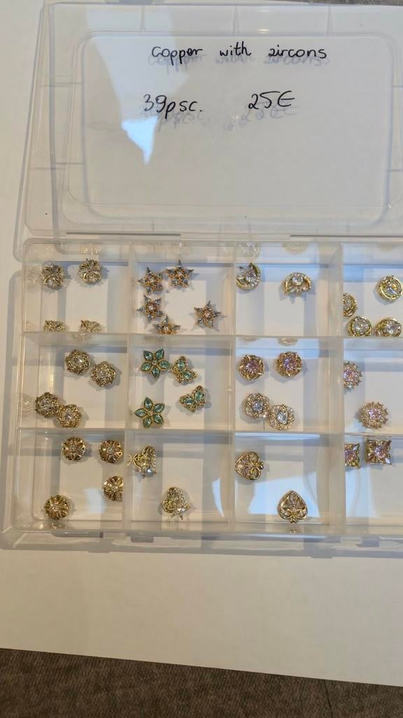 39 koperen bedels met zirconia, Sieraden, Tassen en Uiterlijk, Ophalen of Verzenden