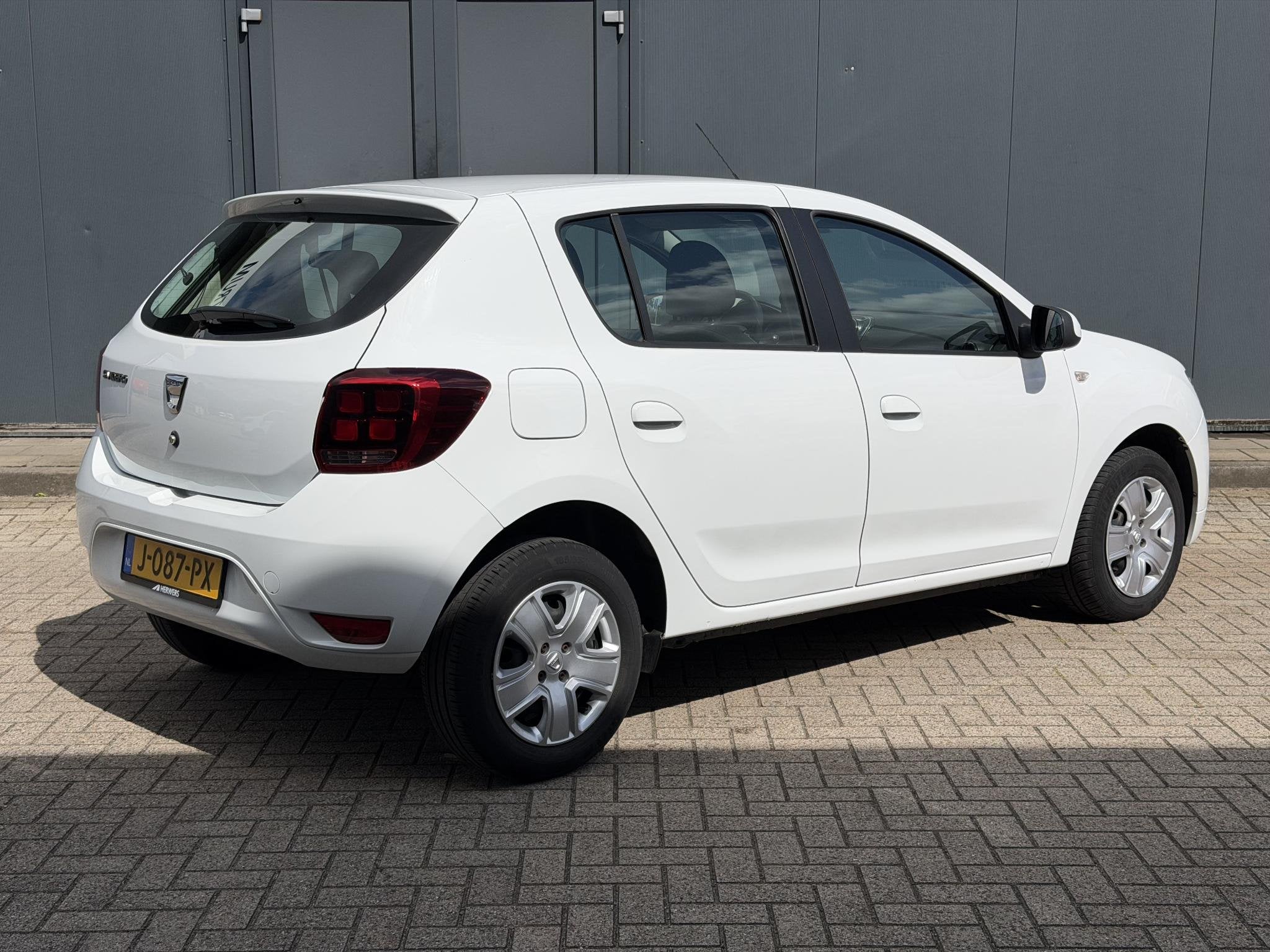 Dacia Sandero 0.9 TCe Tech Road / Navigatie / Cruise Control, Auto's, 898 cc, Stof, Euro 6, Wit