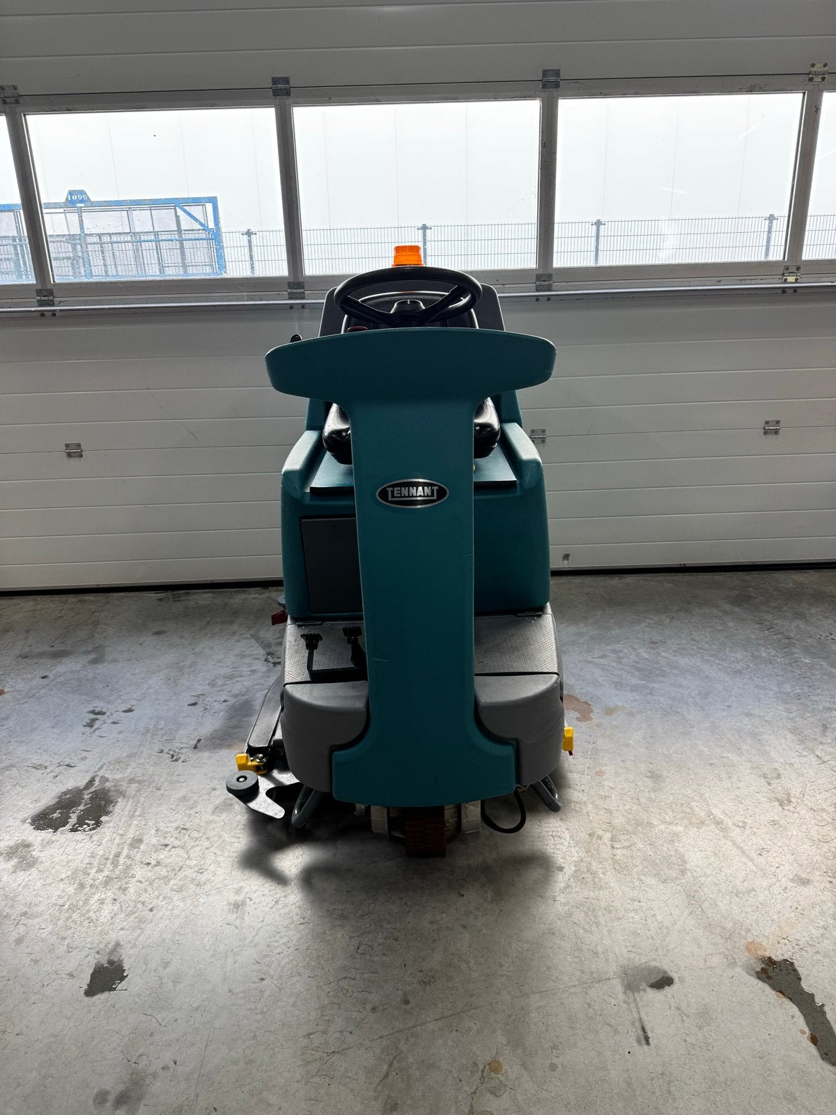 Tennant T7 Schrobzuigmachine - Krachtige Vloerreiniger, Ophalen, Zo goed als nieuw, Schrobmachine