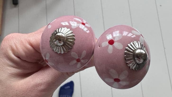 Kastknop bloemetjes, brocant, Frans, Vintage, babykamer, Gebruikt, Overige stijlen, Roze, Ophalen of Verzenden