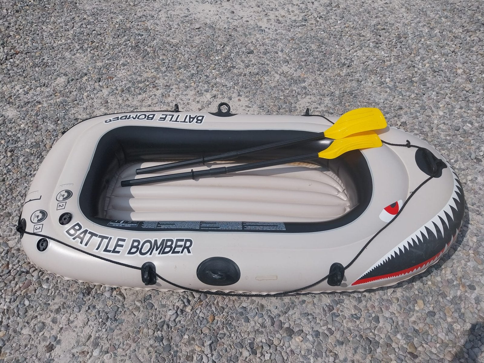 Opblaasbare boot met peddels, Ophalen, Gebruikt