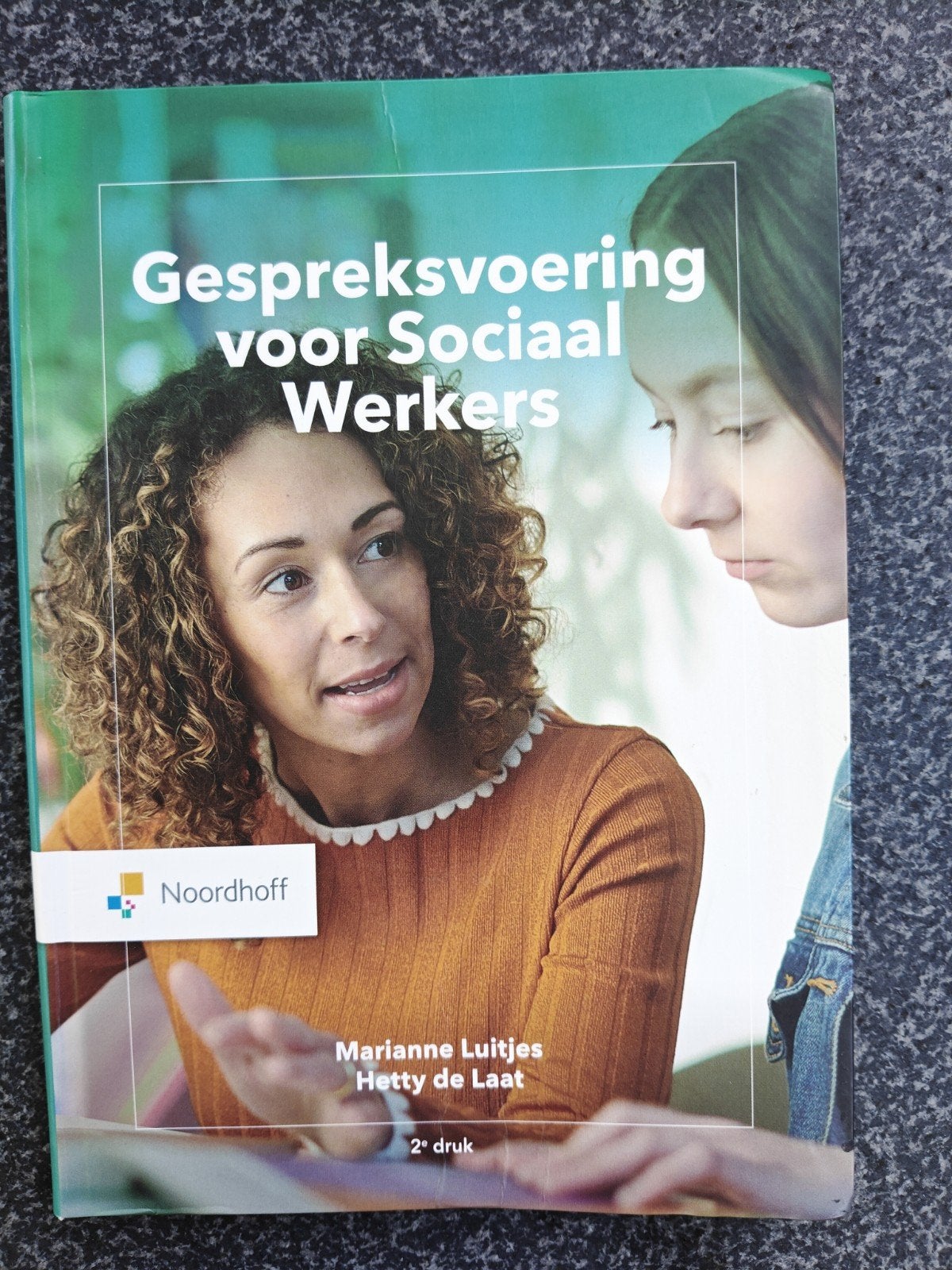 Gespreksvoering voor Sociaal Werkers - 2e druk, Boeken, Studieboeken en Cursussen, Zo goed als nieuw, Marianne Luitjes, Hetty de Laat