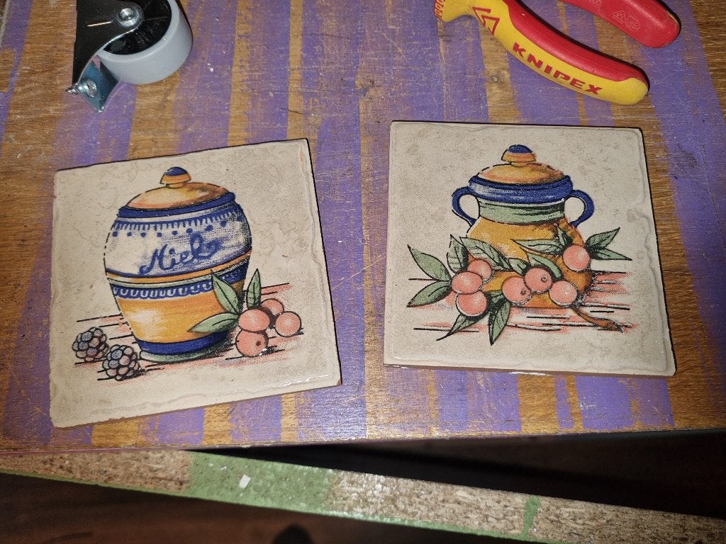2 Antieke Tegeltjes "FIGUEROLES-CS-SPAIN (UE)", Ophalen of Verzenden