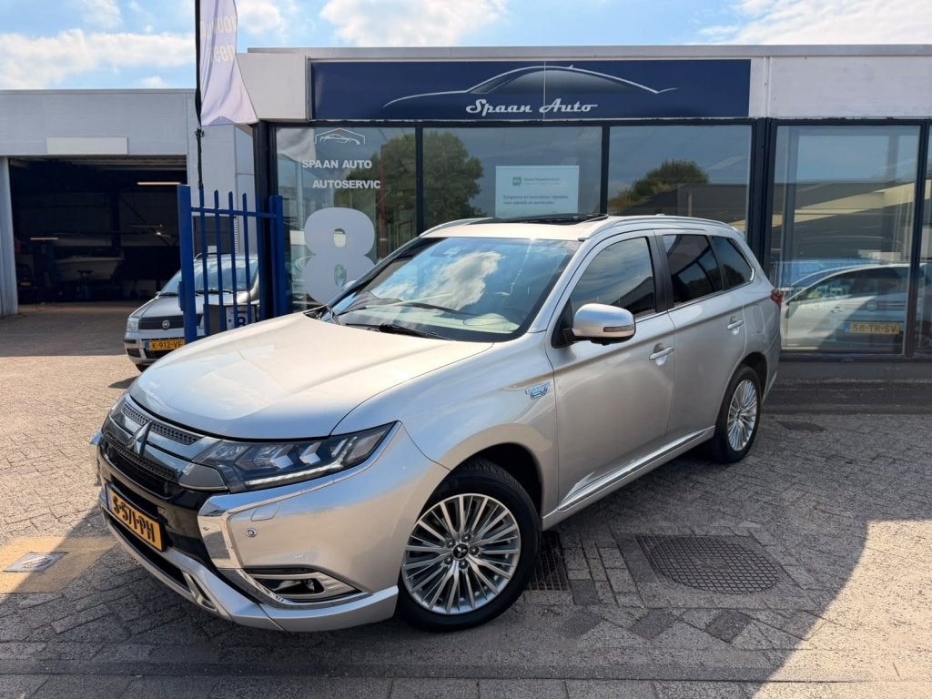 Mitsubishi Outlander 2.4 PHEV Instyle + | PANO | LEER | CARP, Automaat, Dealer onderhouden, 4 cilinders, 1865 kg