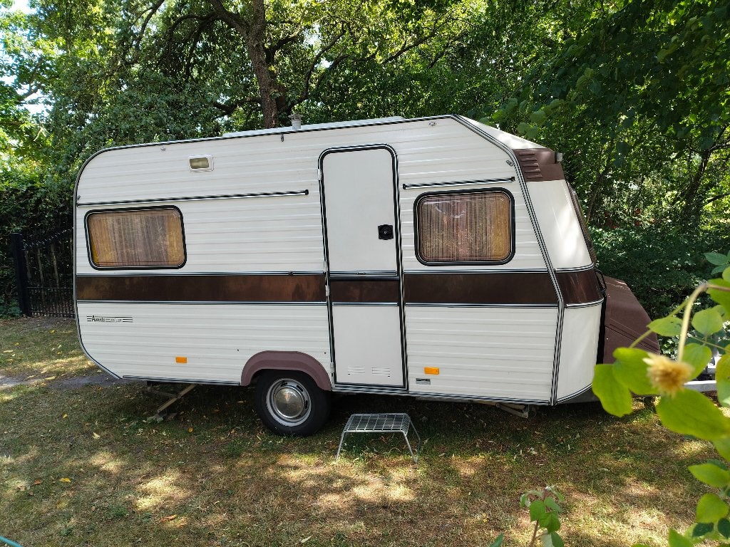 Mooie Avento 395 de luxe uit 1985 + luifel+ voortent, Caravans en Kamperen, Avento, Treinzit, Particulier, Dwarsbed