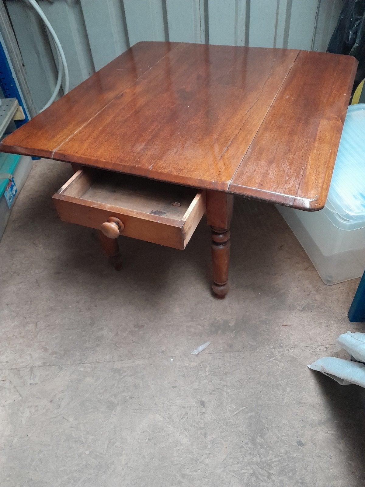 Antieke houten salontafel met lade, Antiek en Kunst, Ophalen of Verzenden