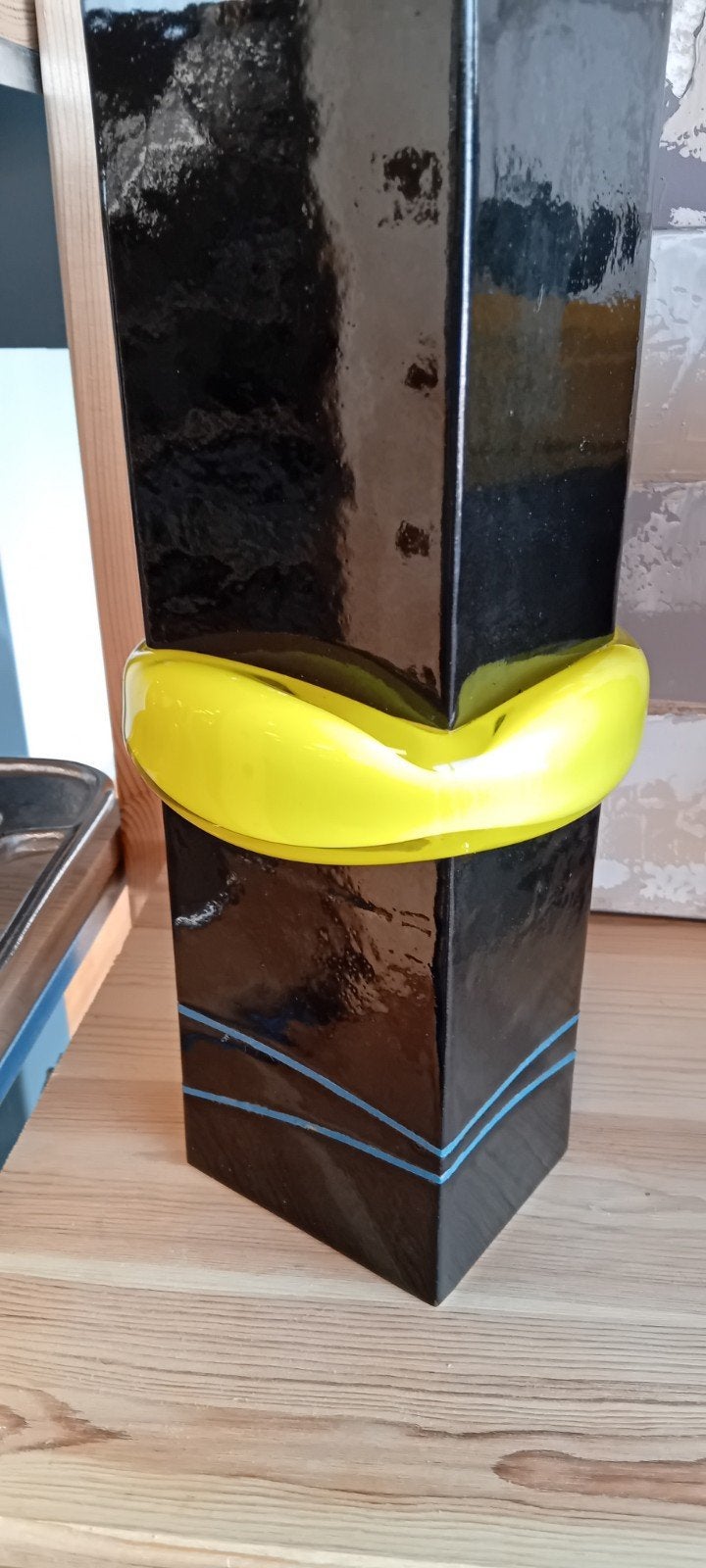Fraai modern kunstobject. Keramiek met glas. Memphis?, Ophalen of Verzenden, Object, Steen/keramiek, Handgemaakt