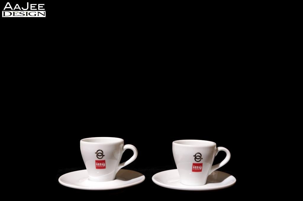 Illy – 2 Kop en schotel – Oud model kopje – Oude Illy logo, Gebruikt, Ophalen of Verzenden, Overige stijlen, Kop(pen) en/of Schotel(s)