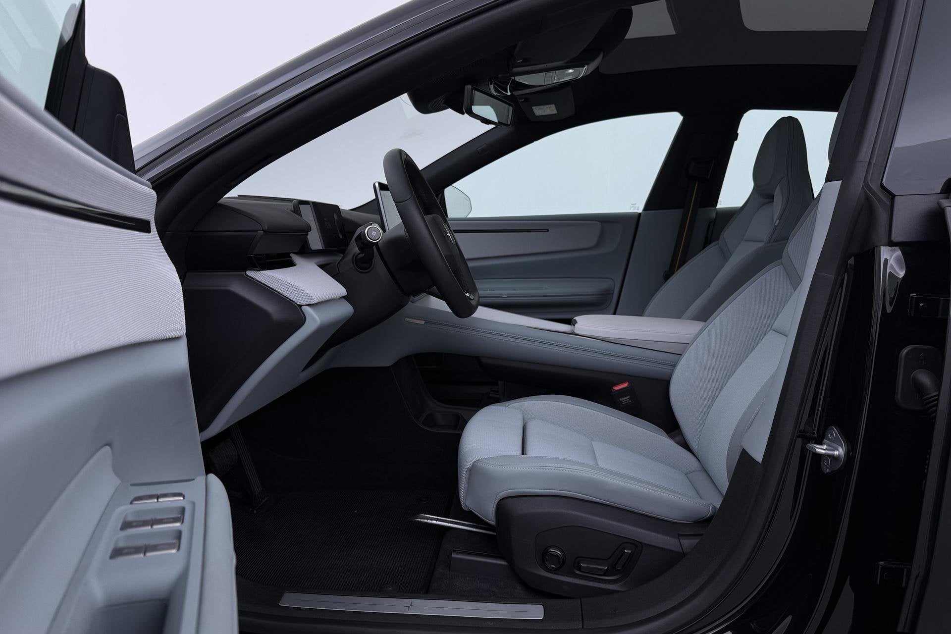 Polestar 4 Long Range Single Motor Plus 100 kWh | ACC | Pilo, Auto's, Automaat, Achterwielaandrijving, 100 kWh, Zwart