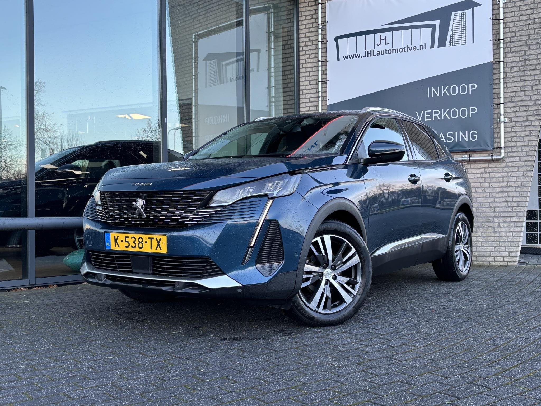 Peugeot 3008 1.2 ALLURE*CARPLAY*130PK*ECC*NAVI*CAMERA*RIEM.V, Voorwielaandrijving, Gebruikt, Blauw, Leder en Stof