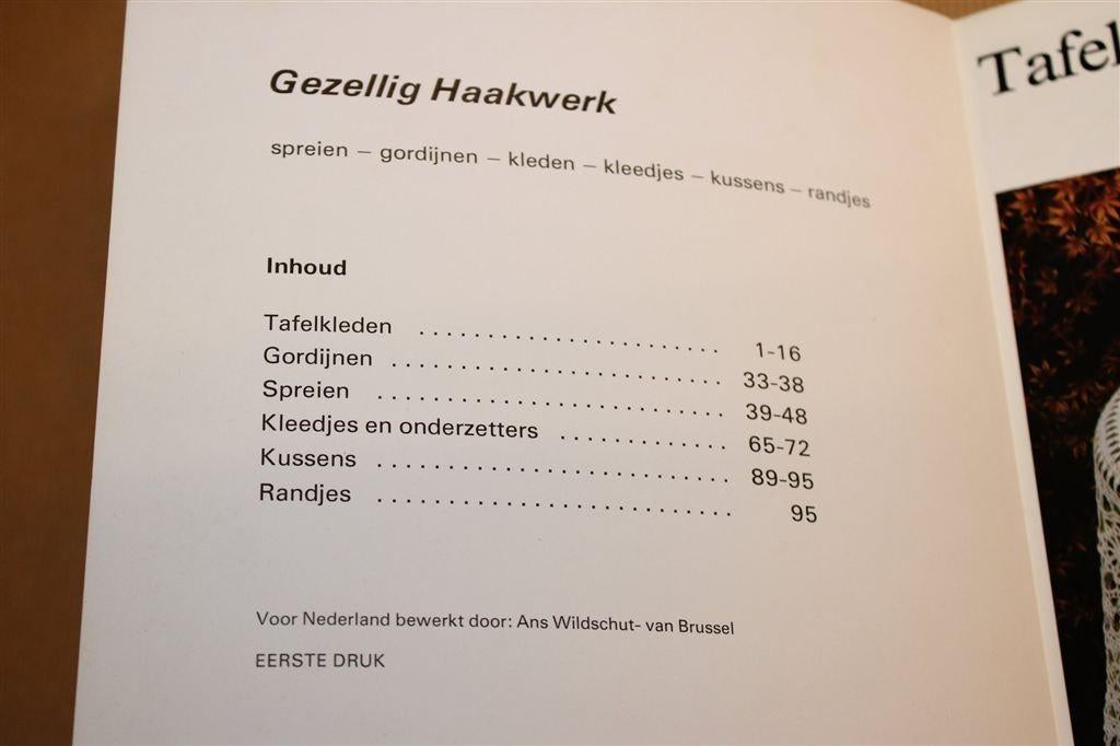 Gezellig Haakwerk [Vintage Patronenboek 1983], Boeken, Ophalen of Verzenden, Gelezen, Breien en Haken