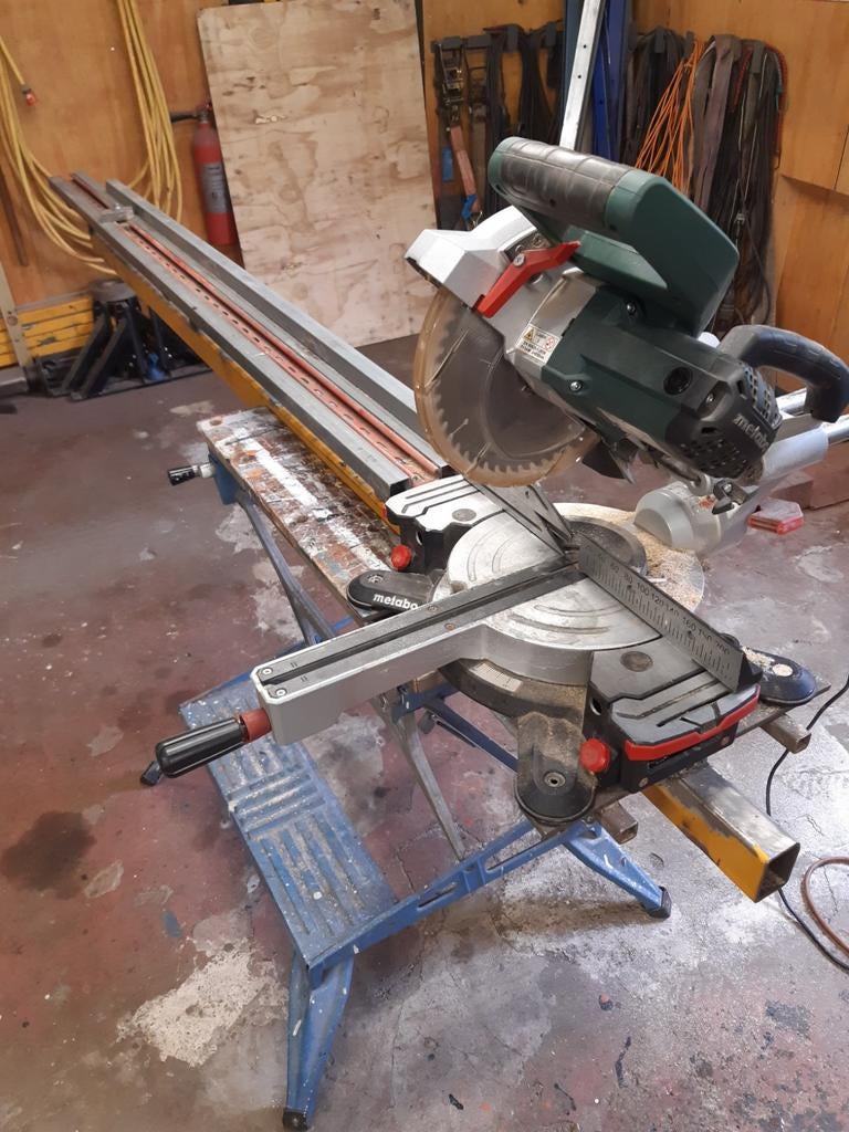 Aanslag voor afkortzaag, Ophalen, 1200 watt of meer, Afkortzaag, 70 mm of meer