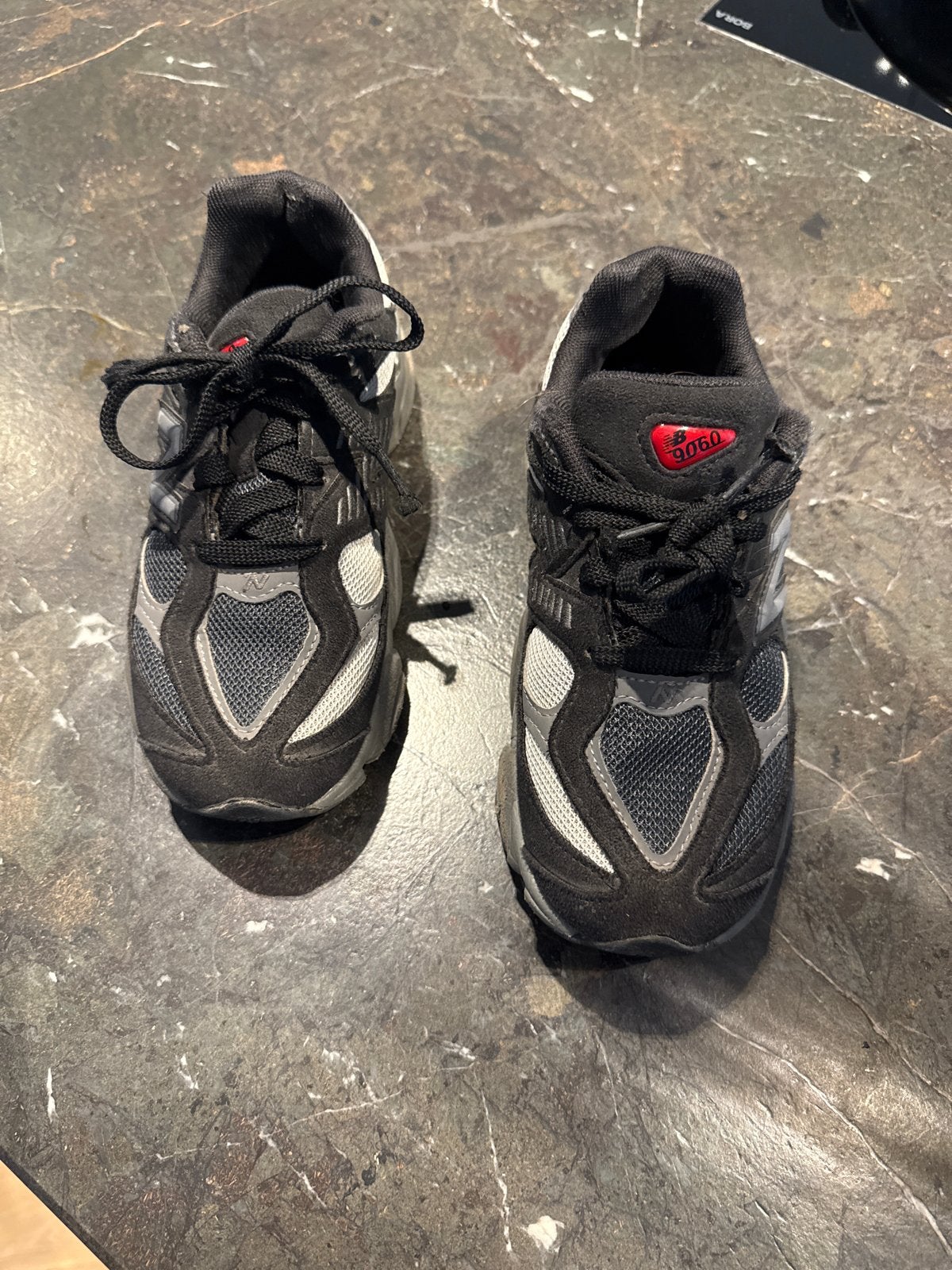 New Balance 9060 sneakers voor kinderen - Maat 33, Ophalen of Verzenden, Gebruikt, Jongen of Meisje, Sportschoenen