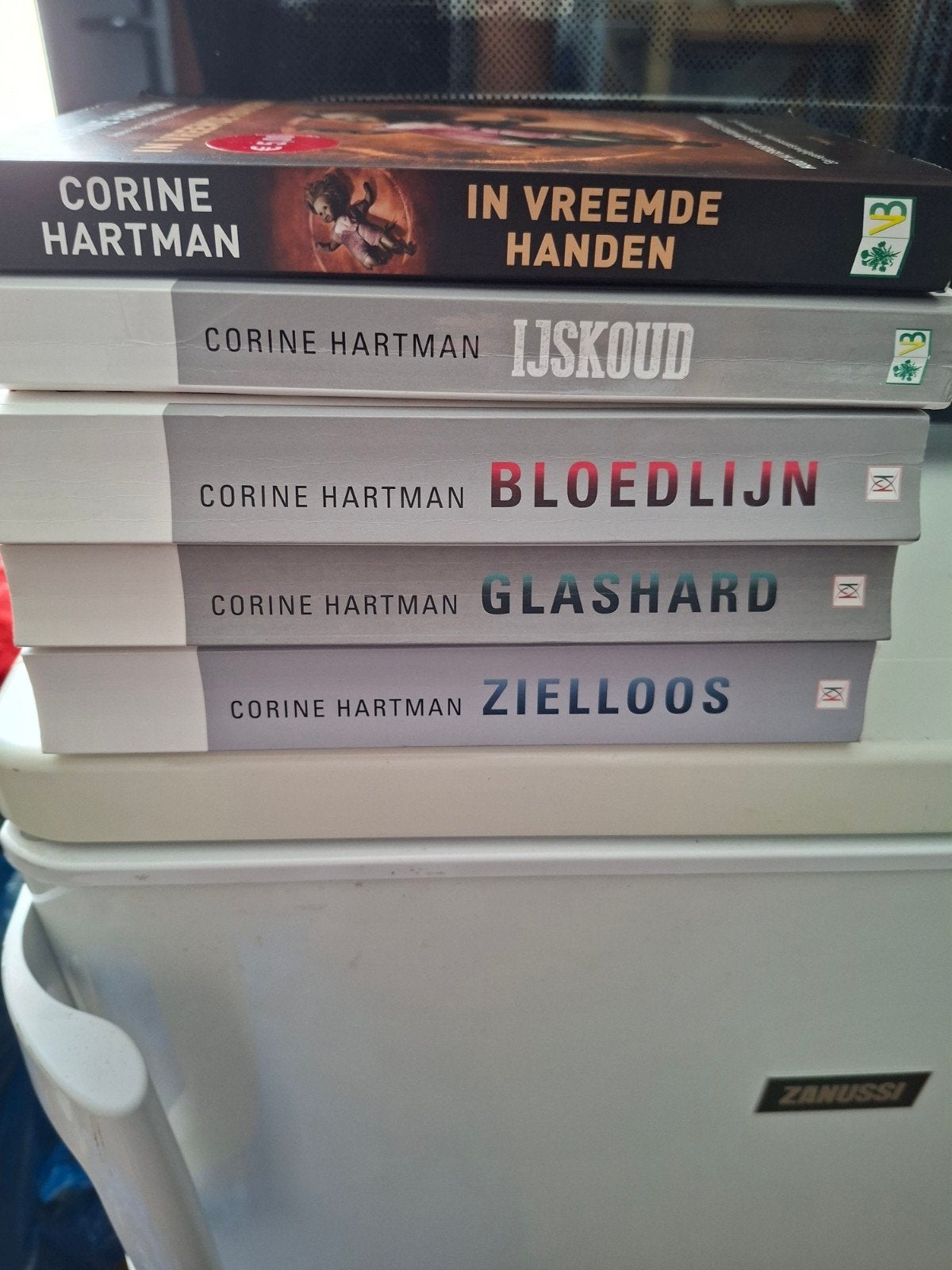 Corine Hartman thrillers, Boeken, Ophalen of Verzenden, Zo goed als nieuw