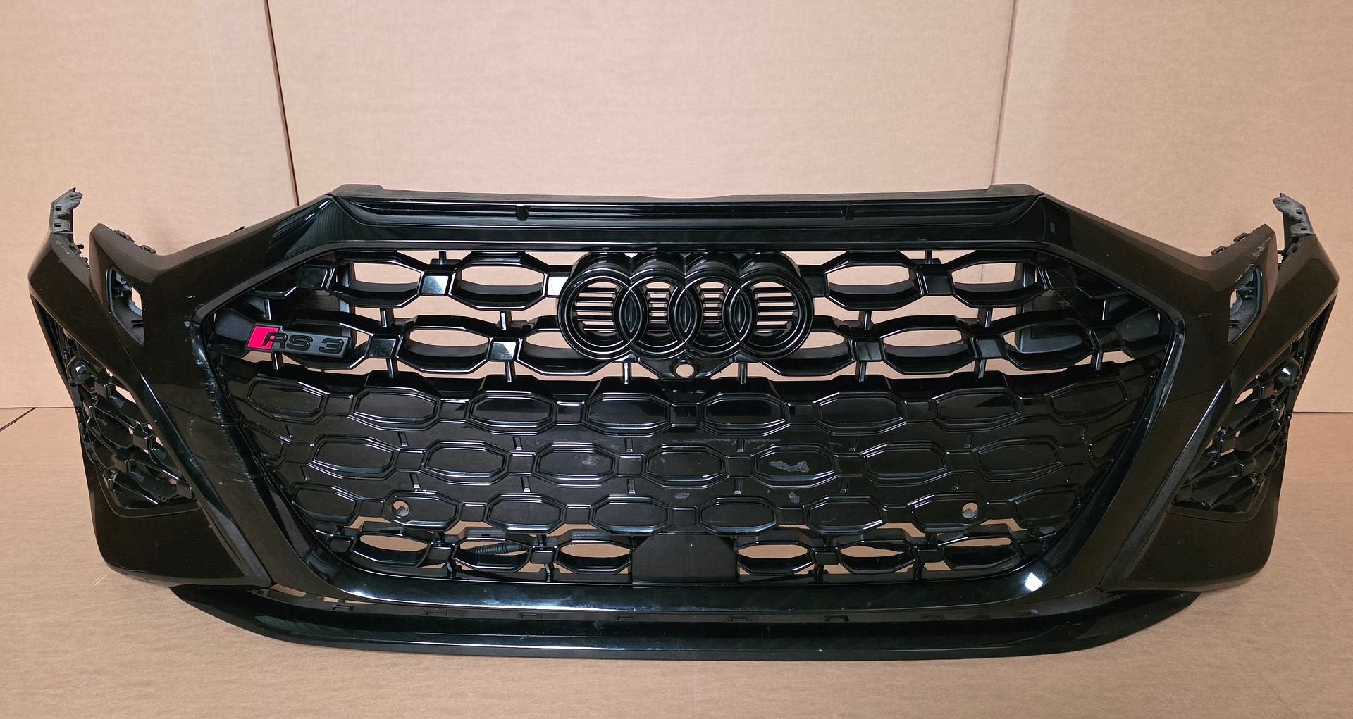Voorbumper Audi A3 8Y RS3 6xPDC KLS bj.2021-2024 Bumper, Gebruikt, -, Voor, Ophalen of Verzenden