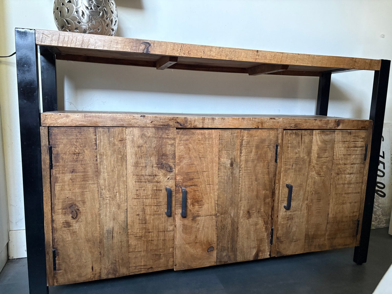 Mooi Dressoir van Mango hout, Huis en Inrichting, Kasten | Dressoirs, Ophalen, Gebruikt, 100 tot 150 cm, 25 tot 50 cm