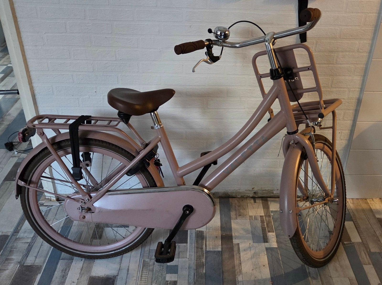 Roze Popal meisjesfiets 22 inch met voordrager en terugtrapr, Terugtraprem, 22 inch, Gebruikt, Ophalen