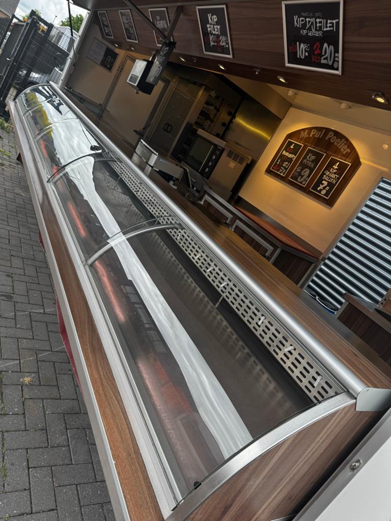 Professionele poeliersverkoopwagen - merk Innovan, Ophalen