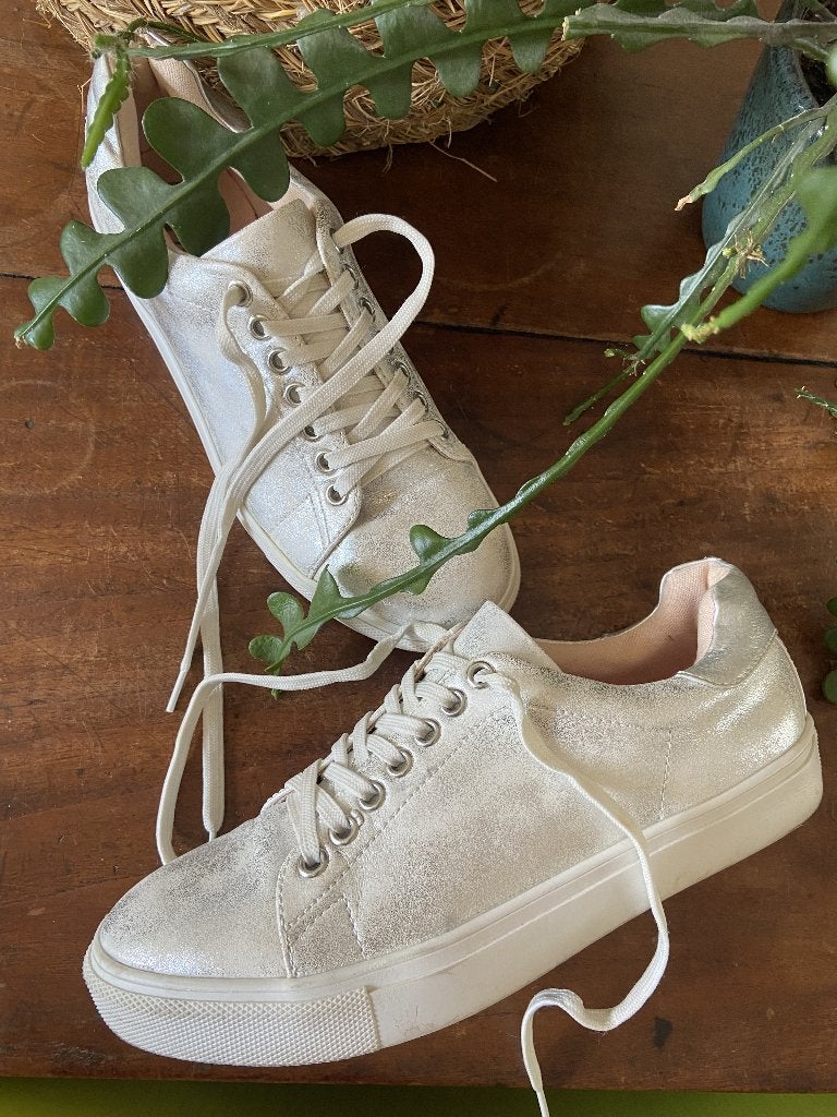 Leuke P.S. Poelman sneakers zilver/wit metalic mt41 i.z.g.st, Overige kleuren, Ophalen of Verzenden, PS Poelman, Sneakers of Gympen