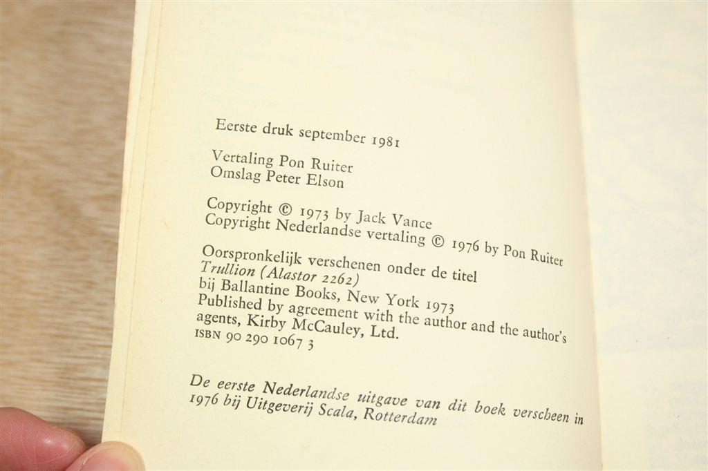 Trullion, Alastor 2262 — Jack Vance Science Fiction, Ophalen of Verzenden, Gelezen