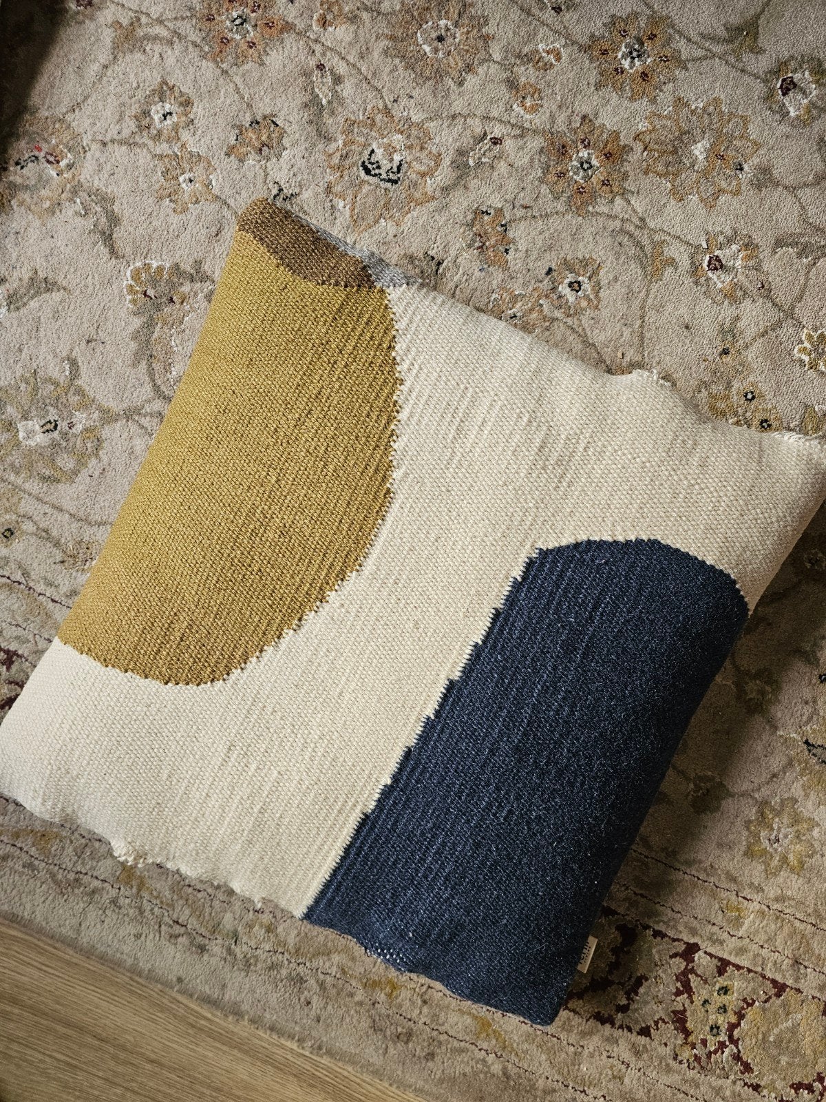 Ferm Living Sierkussen - Abstract Design, Huis en Inrichting, Overige merken, Gebruikt, Meerkleurig, Vierkant