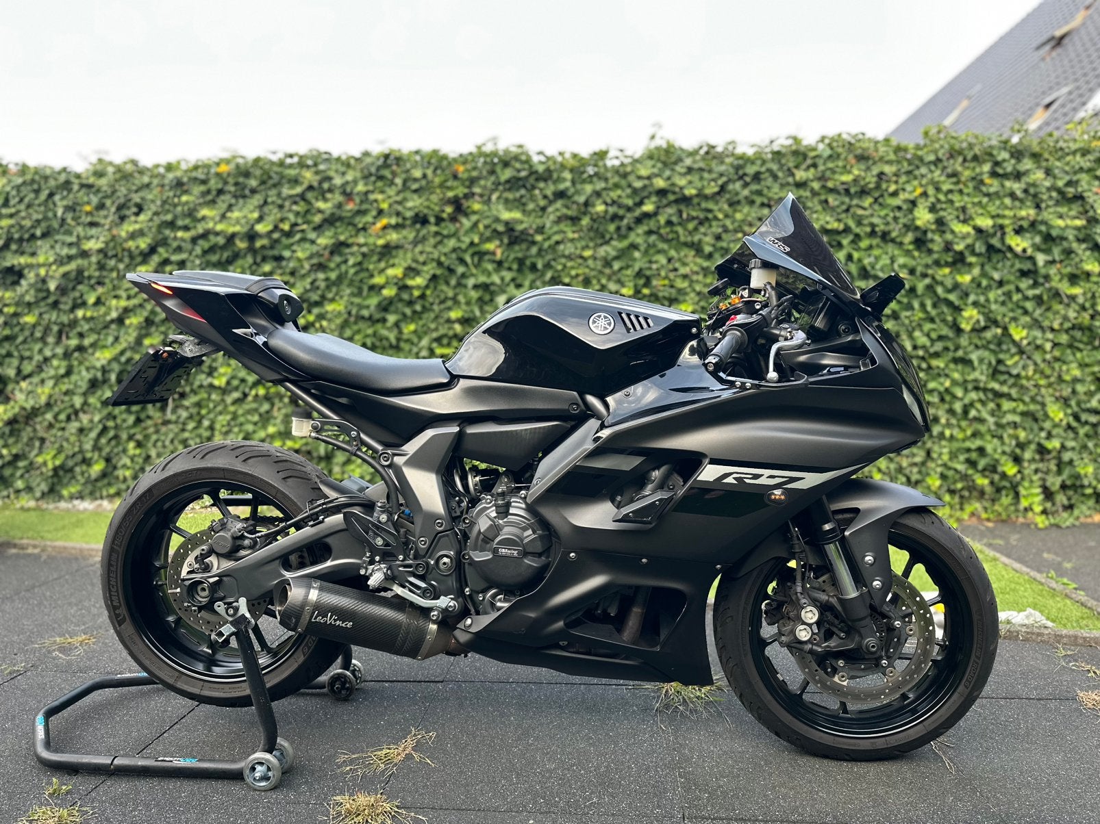 Yamaha R7 | 35kw | A2 | Black, Motoren, 2 cilinders, Particulier, Minimaal motorrijbewijs A2, 689 cc