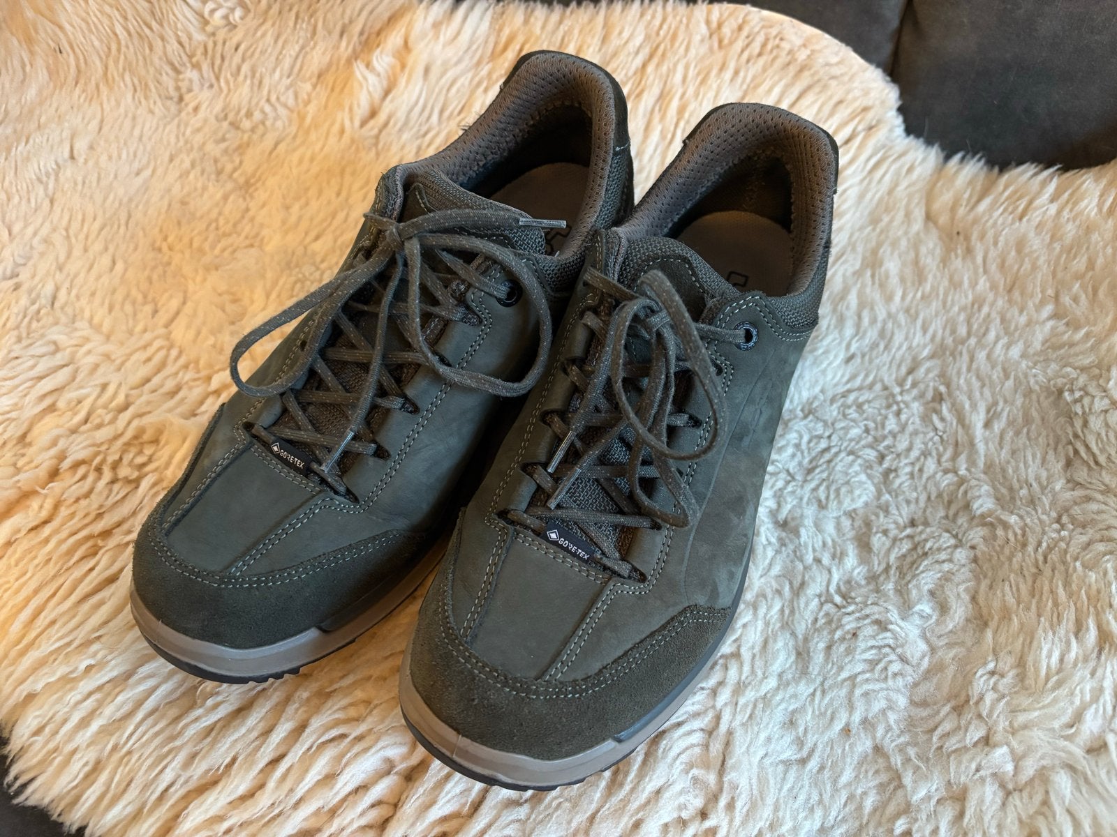 Lowa Bellagio GTX LO wandelschoenen - Maat 43.5, Ophalen of Verzenden, Nieuw, Overige kleuren, Wandelschoenen of Bergschoenen