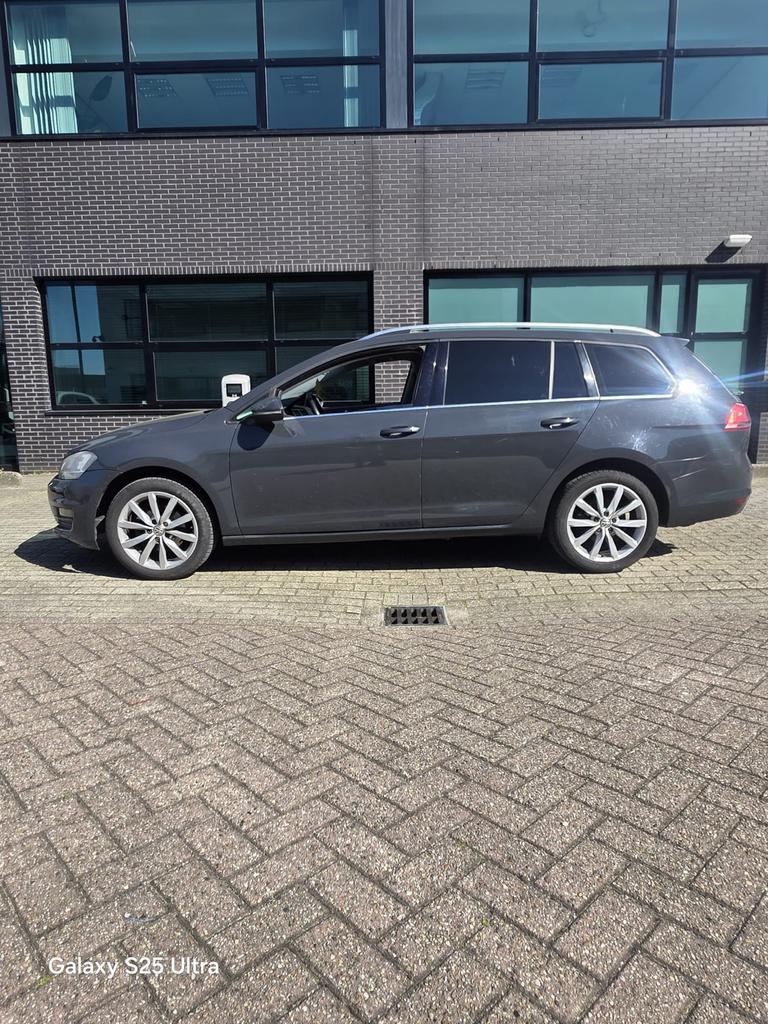 Volkswagen Golf 1.4 TSI 103KW Variant DSG Automaat  Grijs, Auto's, Volkswagen, 680 kg, 4 cilinders, Navigatiesysteem, 1500 kg