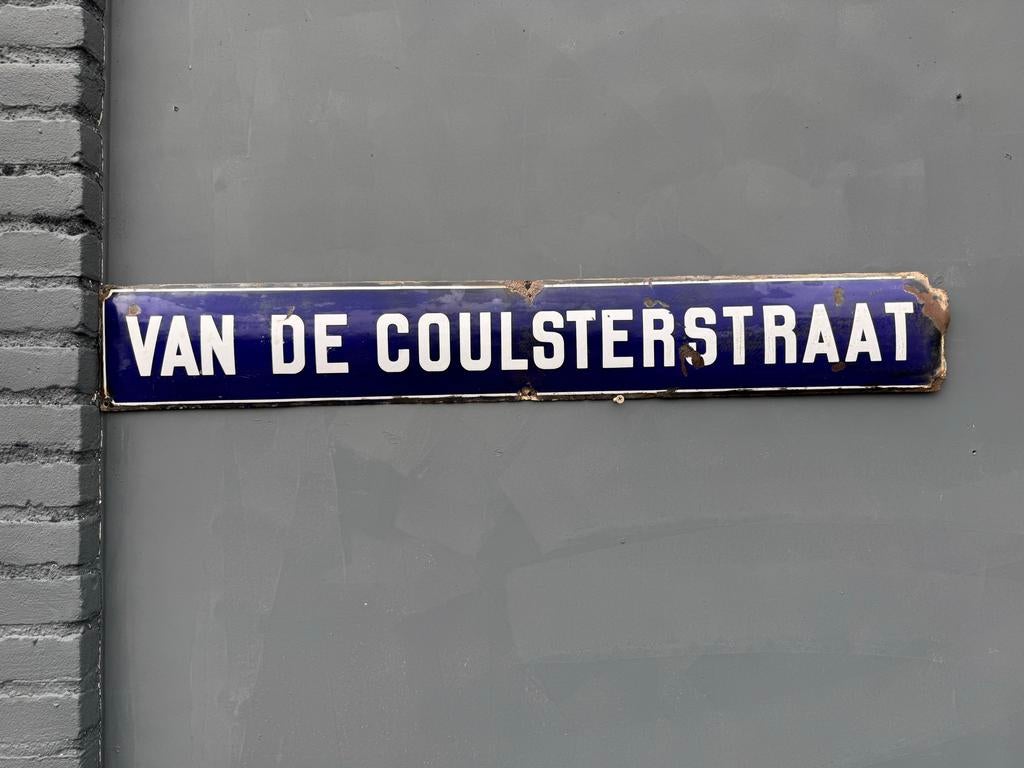 Vintage straatnaambord 'Van de Coulsterstraat', Antiek en Kunst, Antiek | Emaille, Ophalen