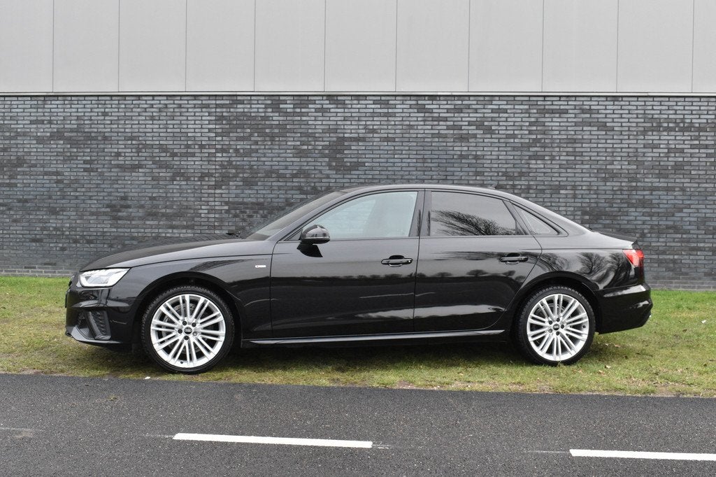 Audi A4 Limousine 35 TFSI S-line 2.0 Mild Hybrid S-line blac, Auto's, Audi, 12 maanden, Gebruikt, 4 cilinders, Zwart