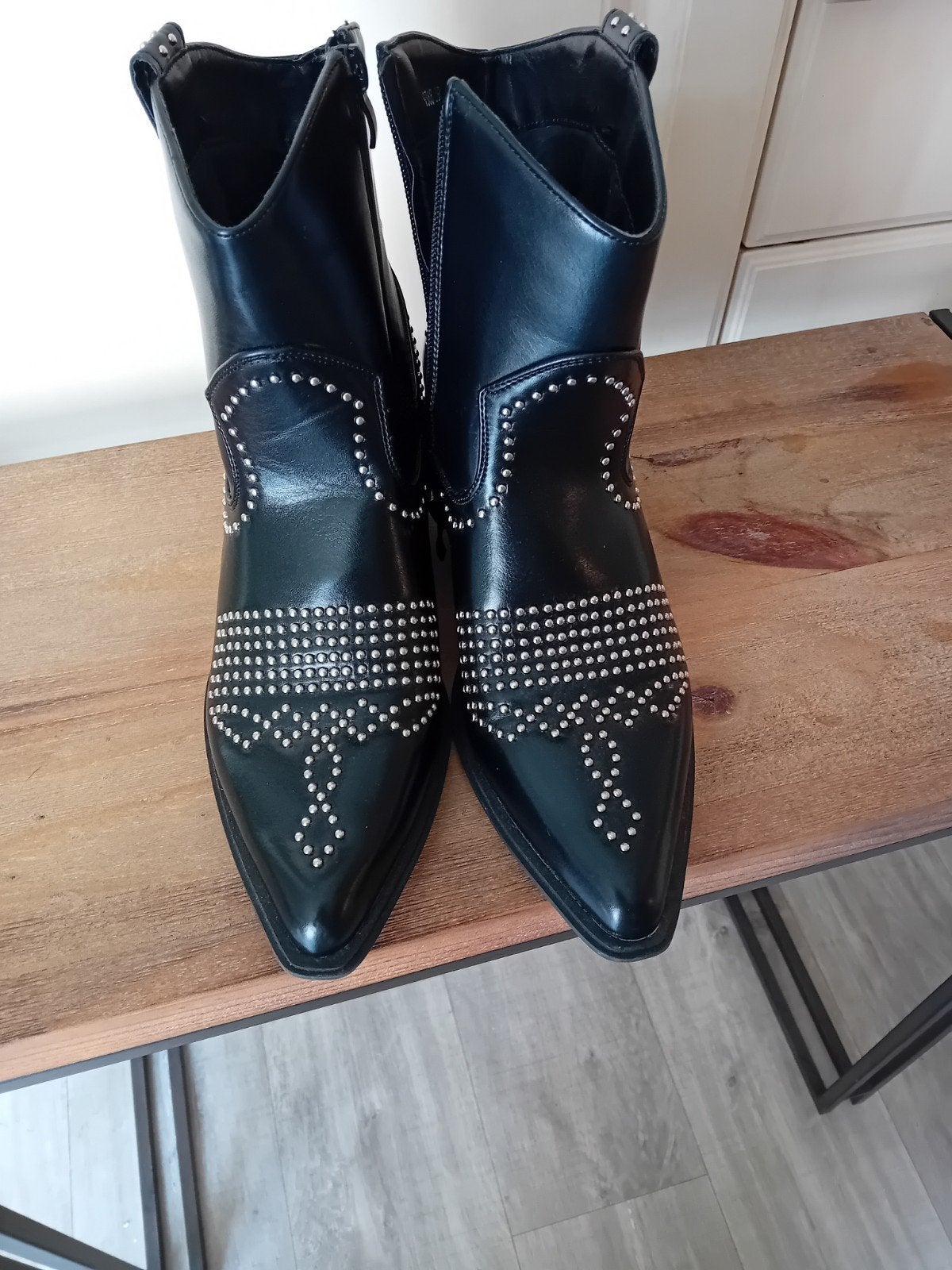 1x binnen aangedaan dus nieuw maat 39 stoere zwarte laarzen, Ophalen, Zwart, Lage of Enkellaarzen, Nieuw