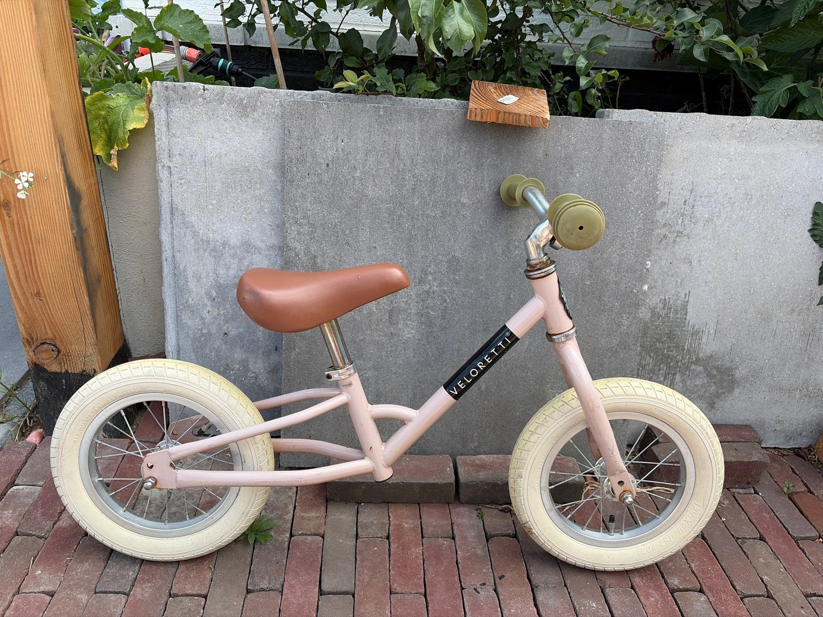 Veloretti loopfiets - Roze met lichte roestplekjes, Ophalen of Verzenden, Gebruikt, Minder dan 16 inch