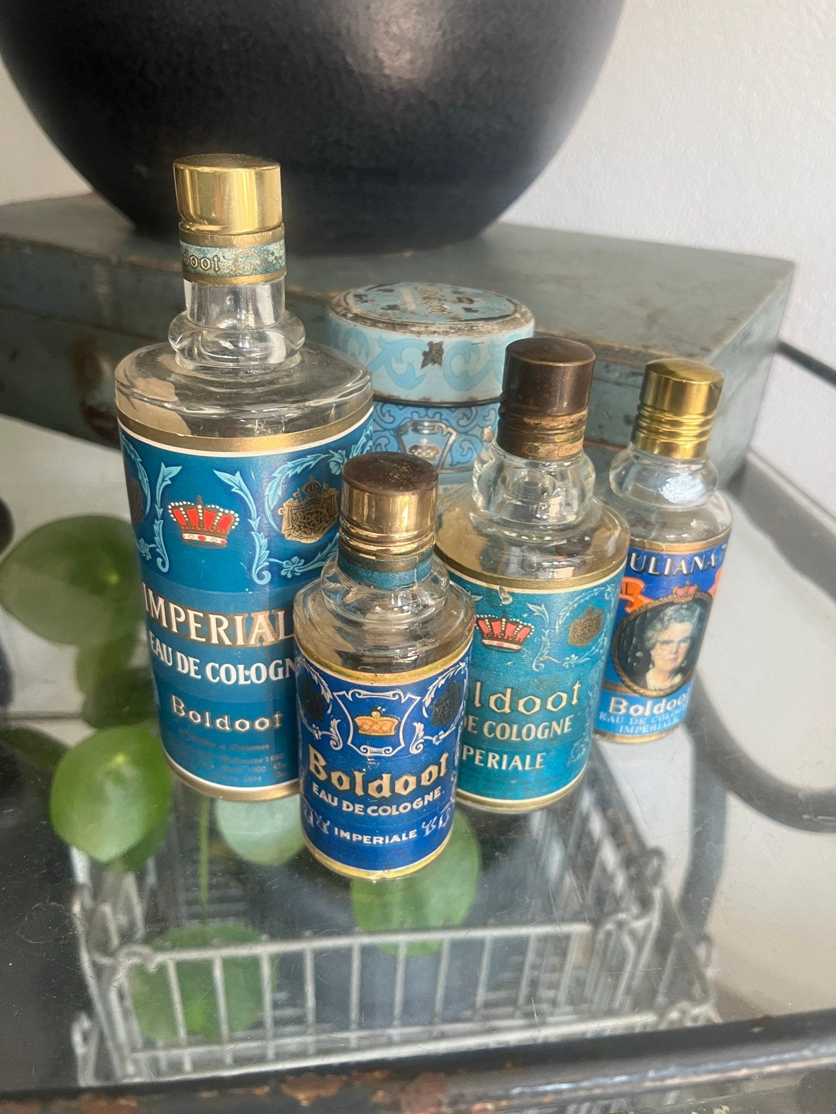 Verzameling Boldoot parfum flesjes en talkpoeder, Ophalen of Verzenden, Gebruikt, Parfumfles