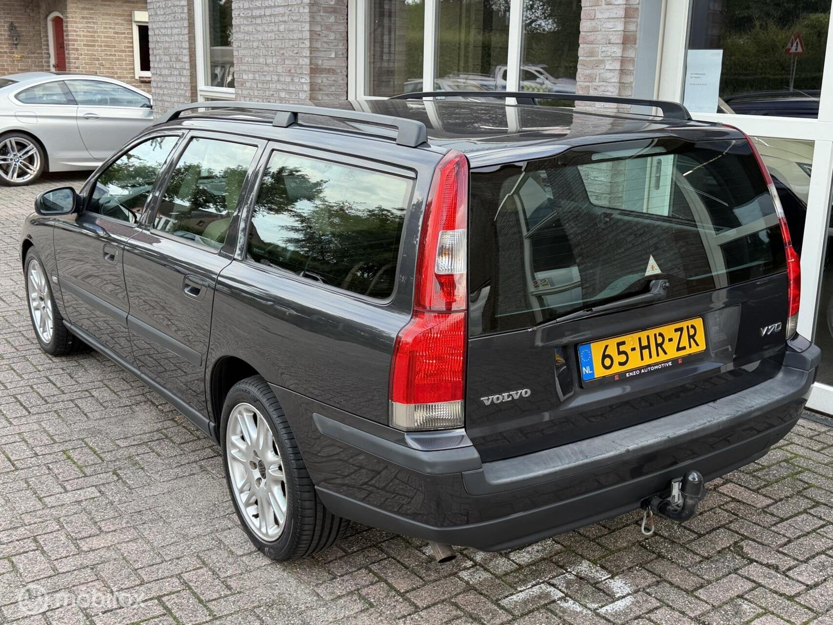 Volvo V70 2.4 Trekhaak Cruise NLauto NAP Youngtimer, foto 11