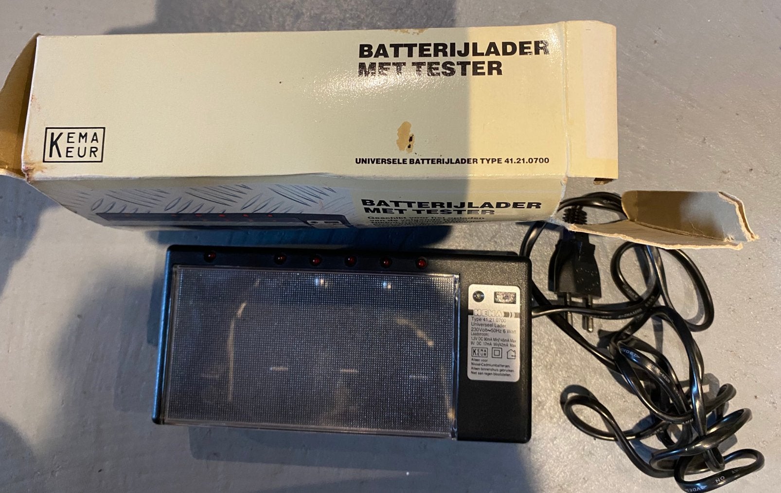 Batterijlader met tester, Ophalen, Gebruikt
