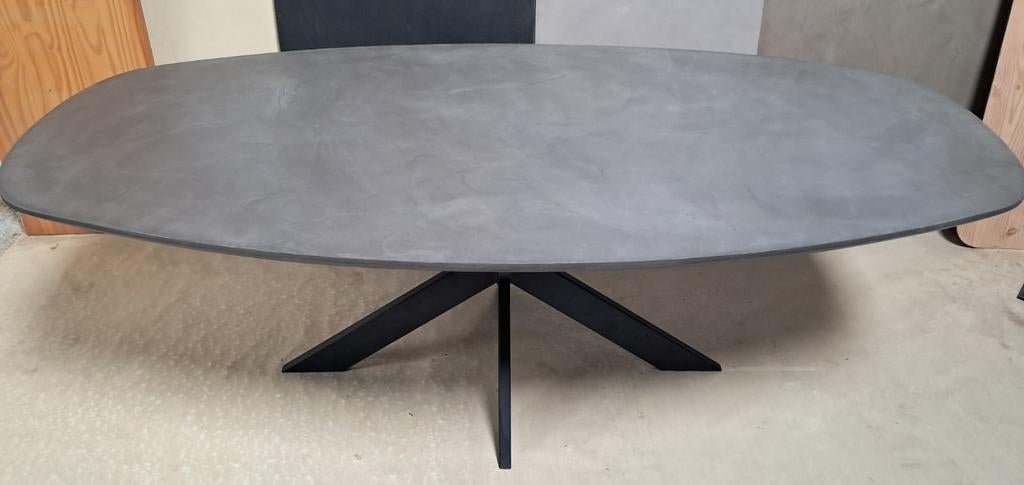 Nieuwe betonstuc industriële deens ovale eettafel, 100 tot 150 cm, Ophalen of Verzenden, Vijf personen of meer, Ovaal